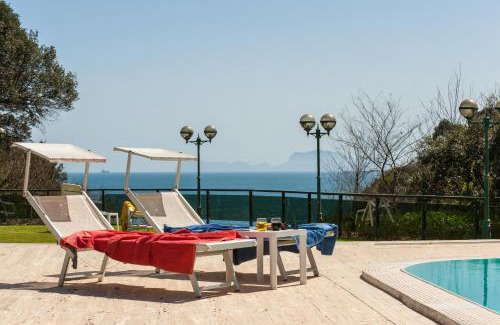 Posillipo Apartamento | Holidays Naples Family - Pool in front of Capri
