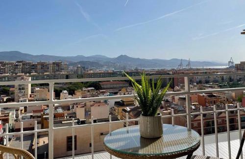 Carretera de Cadiz Apartamento | Holidays2Malaga Princesa 3 dormitorios, vistas al mar y montaña, terraza y a 200m a la playa