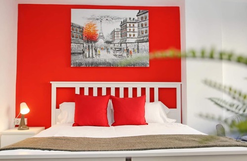 Jardin de la Abadia Apartamento | Holidays2Malaga Reyna Manescau - Zona Huelin a tan solo 450 mts de la playa