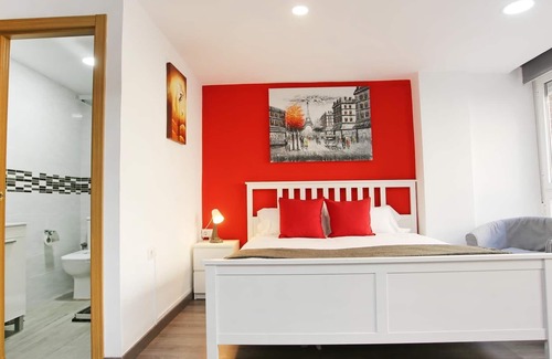 Jardin de la Abadia Apartamento | Holidays2Malaga Reyna Manescau - Zona Huelin a tan solo 450 mts de la playa