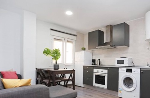 Jardin de la Abadia Apartamento | Holidays2Malaga Reyna Manescau 2 bedroom- Huelin Area just 450 mts from beach