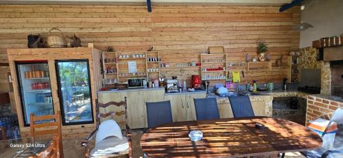 Himare Hotel | Holiwood