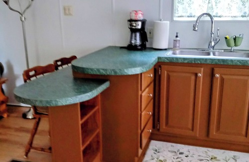 Franklin Casa | "Holland Hills" offers a clean, quiet, comfortable stay. Paved access. Nice area