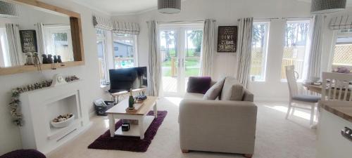 Ryther Cabina | Hollicarrs - Long Lane Lodge