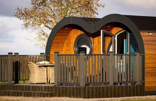 Knaresborough Cabina | Hollins Farm - Dog Friendly, Self Catering Holiday Lodges