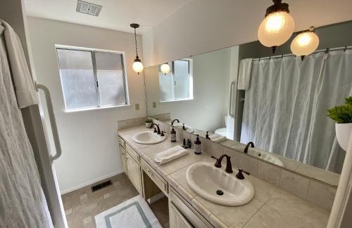 Orchard District Casa | Hollinshead Haven Home with BBQ & Free Wifi - 30 days min home