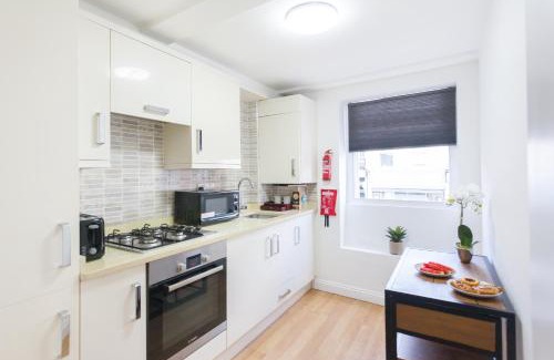 Islington Apartamento | Holloway Budget Apartment - 1 Minute to Emirates Stadium - Next to Station - City Center
