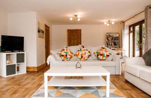 Boraston Casa | Holly Cottage, 2 bed house, sleeps 6