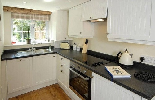 Childswickham Cabaña | Holly Cottage, Cotswold Hideaway en un hermoso entorno de pueblo