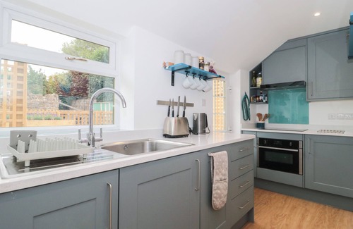 Brympton Casa | HOLLY COTTAGE, pet friendly, character holiday cottage in West Coker