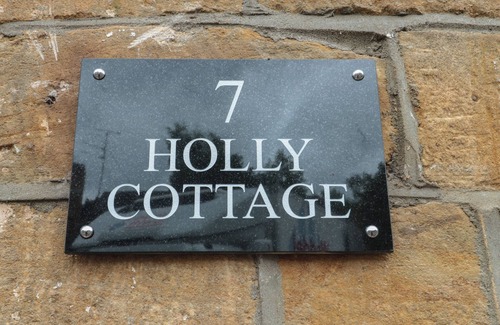 Brympton Casa | HOLLY COTTAGE, pet friendly, character holiday cottage in West Coker