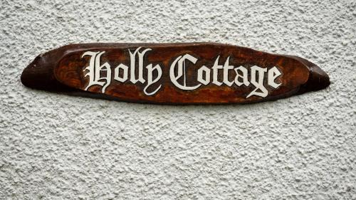Harker Casa | Holly Cottage. Romantic Getaway. Tourist base.