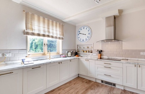 Lincoln Casa | Holly Farm - Five Bedroom House, Sleeps 10