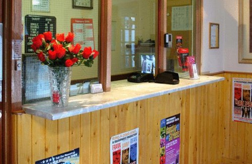 Warwick Hotel | Holly House Hotel