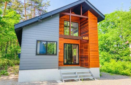 Hokujo Casa | Holly House