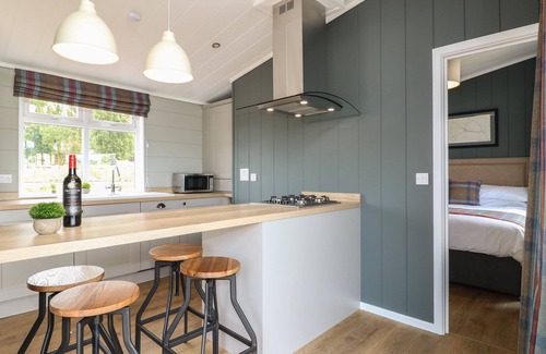 Newark Cabaña | HOLLY LODGE, family friendly, with a garden in Newark-On-Trent