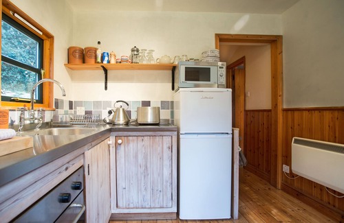Chilworth Cabina | Holly Oaks - cabaña arbolada tranquila y apartada en Surrey Hills