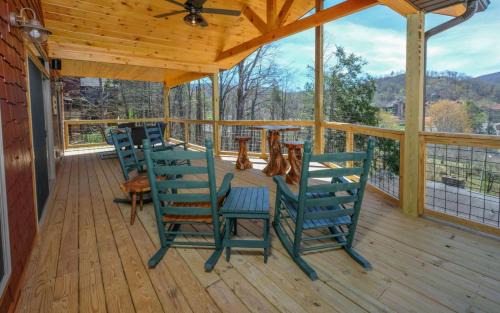 Gatlinburg Villa | Holly Ridge Hideaway