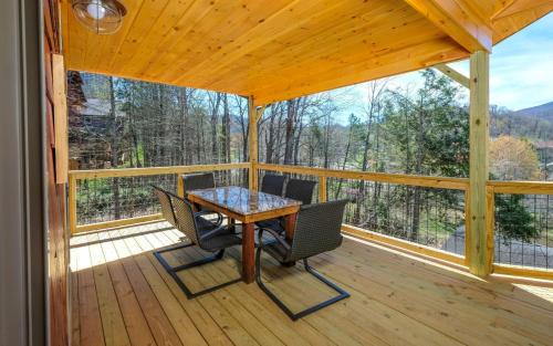 Gatlinburg Villa | Holly Ridge Hideaway