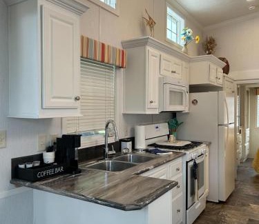 Holly Ridge Complejo | Holly Ridge Retreat with Loft and Pet Friendly plus Long Term Stay Allowed