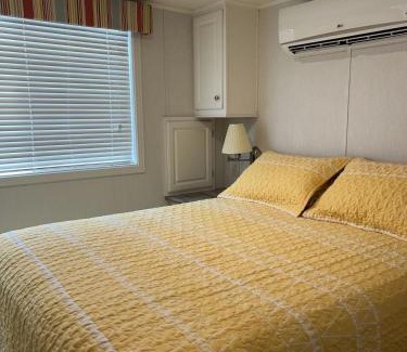 Holly Ridge Complejo | Holly Ridge Retreat with Loft and Pet Friendly plus Long Term Stay Allowed