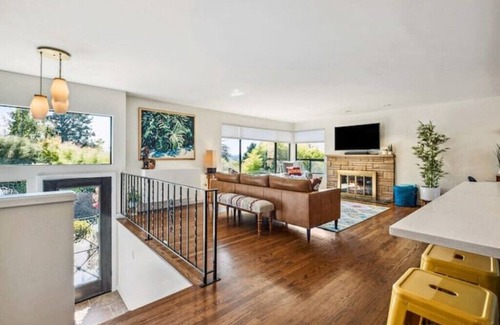 Seattle Metro Area Casa | Holly Street Hideaway