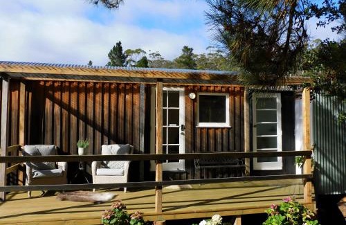 South Bruny Casa | Holly Tree Hut Eco Farmstay