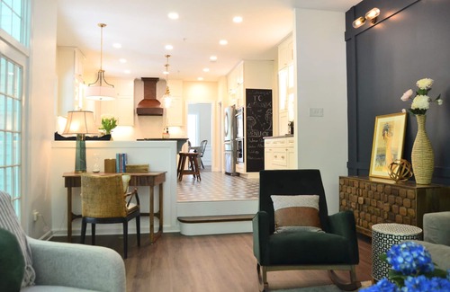 Dunn Loring Casa | Holly Treeside, a luxurious Tysons Corner Home