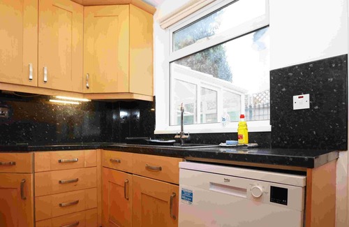 Llanedeyrn Casa | HOLLYBUSH HOUSE, CARDIFF