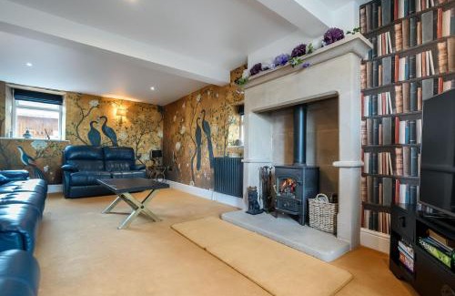 Leek Casa | HollyDale