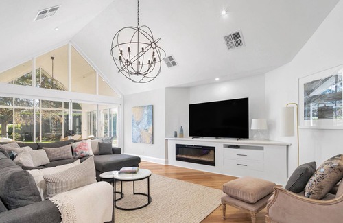 Burradoo Casa | Hollydale. Peaceful. Contemporary. Luxe