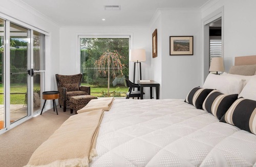 Burradoo Casa | Hollydale. Peaceful. Contemporary. Luxe