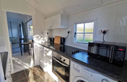 Whitstable Cabina | Hollydene Lodge Holiday Home. A Cosy Country Home