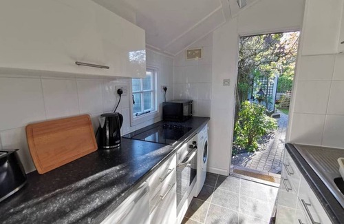 Whitstable Cabina | Hollydene Lodge Holiday Home. A Cosy Country Home