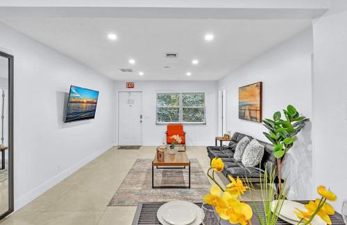 Little Ranches Casa | Hollywood 2 Bdrm New Furnished Beach Vacation Lb2