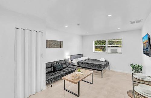 Little Ranches Casa | Hollywood Beach Boutique Vacation Studio Lb4