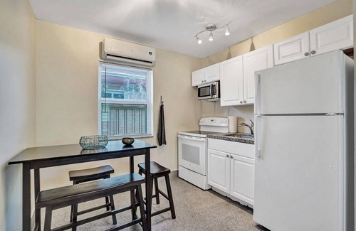 North Beach Apartamento | Hollywood Beach Broadwalk Family Vacation Home
