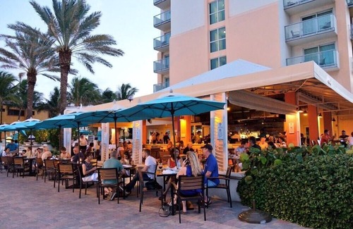 North Beach Apartamento | Hollywood Beach Broadwalk Family Vacation Home