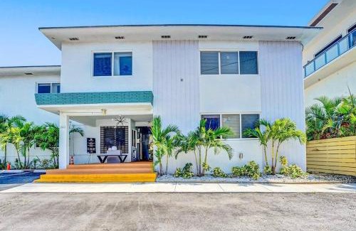North Beach Apartamento | Hollywood Beach, Steps to the Beach, Pool
