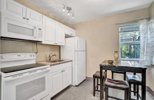 North Beach Apartamento | Hollywood Beach StudioBath w Free Parking 1