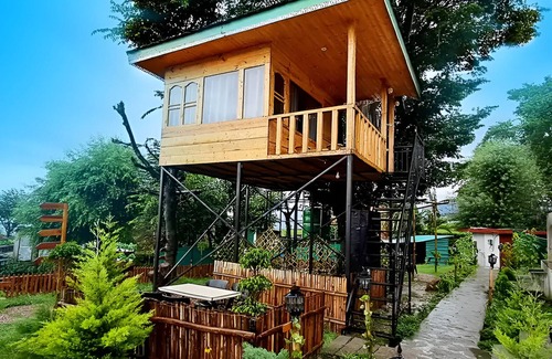 Suja Cabaña | Hollywood Camps and Restaurant Bir