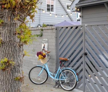 Burbank Casa | Hollywood Family Nest in Burbank, Steps to Studios!
