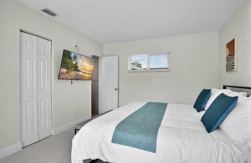 Driftwood Villa | Hollywood, FL - Private Villa - Pool Retreat