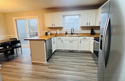 Clarksville Casa | Hollywood Hideaway, Amazing, Comfy, Spacious 4-bedroom house in w/theater room