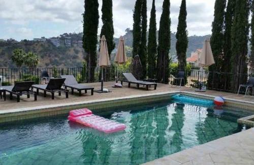 Hollywood Hills West Casa | Hollywood Hills private room