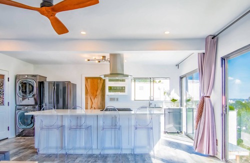 Hollywood Hills Casa | Hollywood Hills Skyline City Views + Parking!