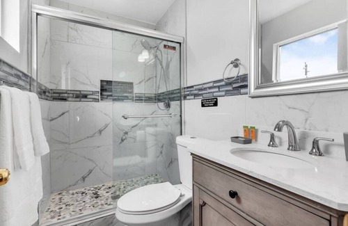 Driftwood Casa | Hollywood's Hidden Gem Pool Home