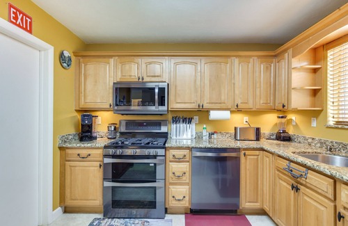 Park East Casa | Hollywood Vacation Rental ~ 4 Miles to the Beach