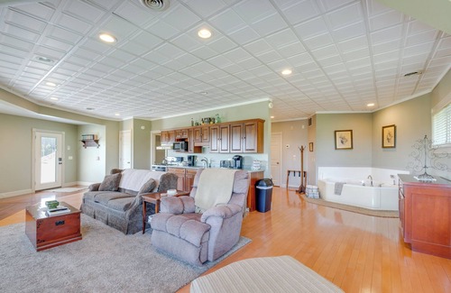 Millersburg Apartamento | 'Holmes With a View' Studio: Millersburg Retreat!