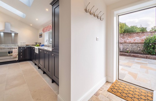 Sudbury Cabaña | Holt Coach House - sleeps 4 guests in 2 bedrooms